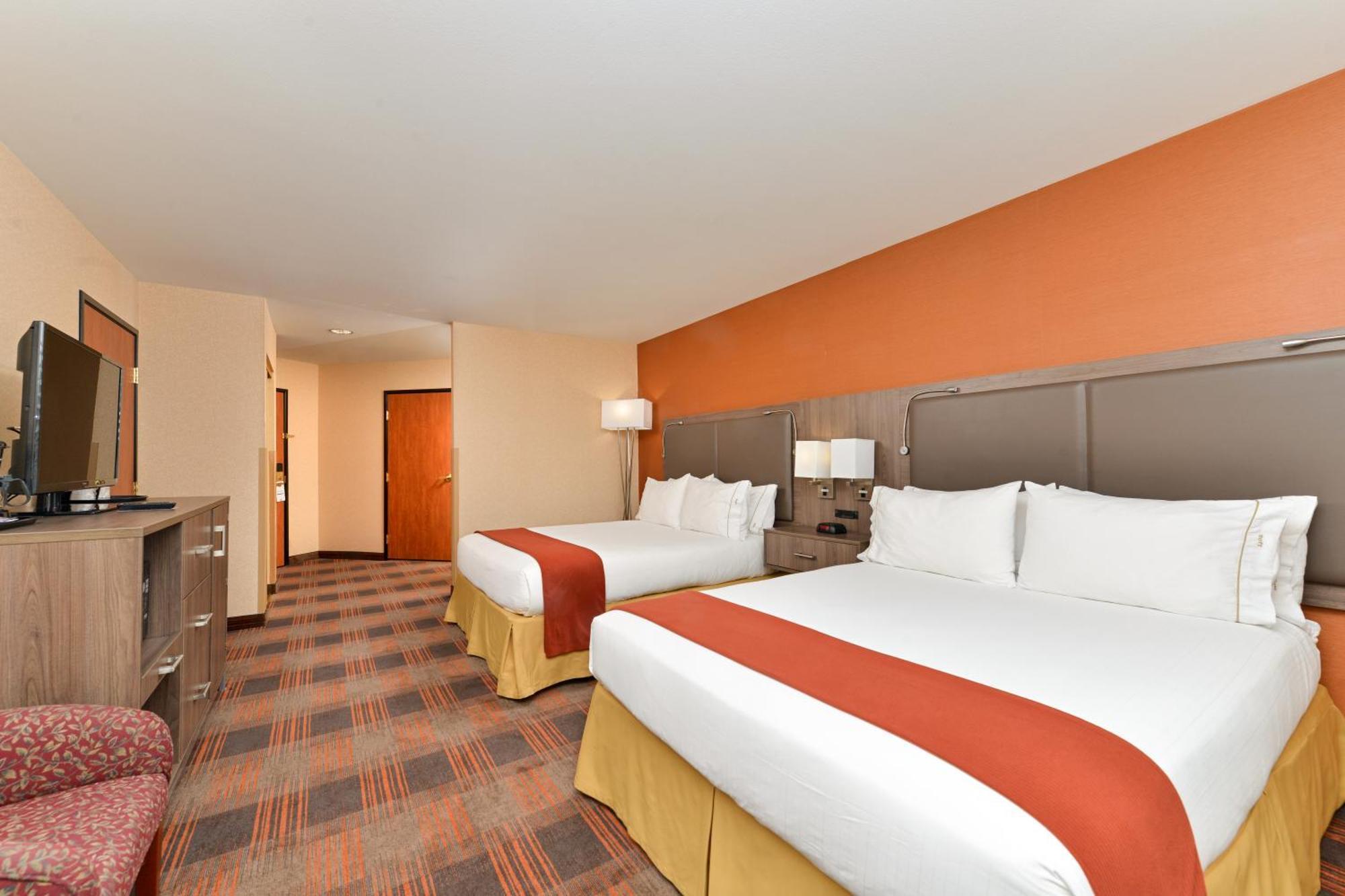 Holiday Inn Express & Suites Elk Grove Central - Hwy 99 By Ihg Екстериор снимка